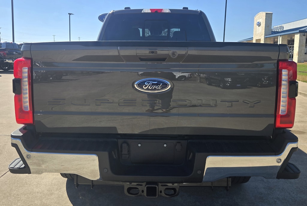 2026 Ford F-250 Lariat photo 3