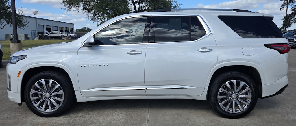 Used 2023 Chevrolet Traverse Premier SUV