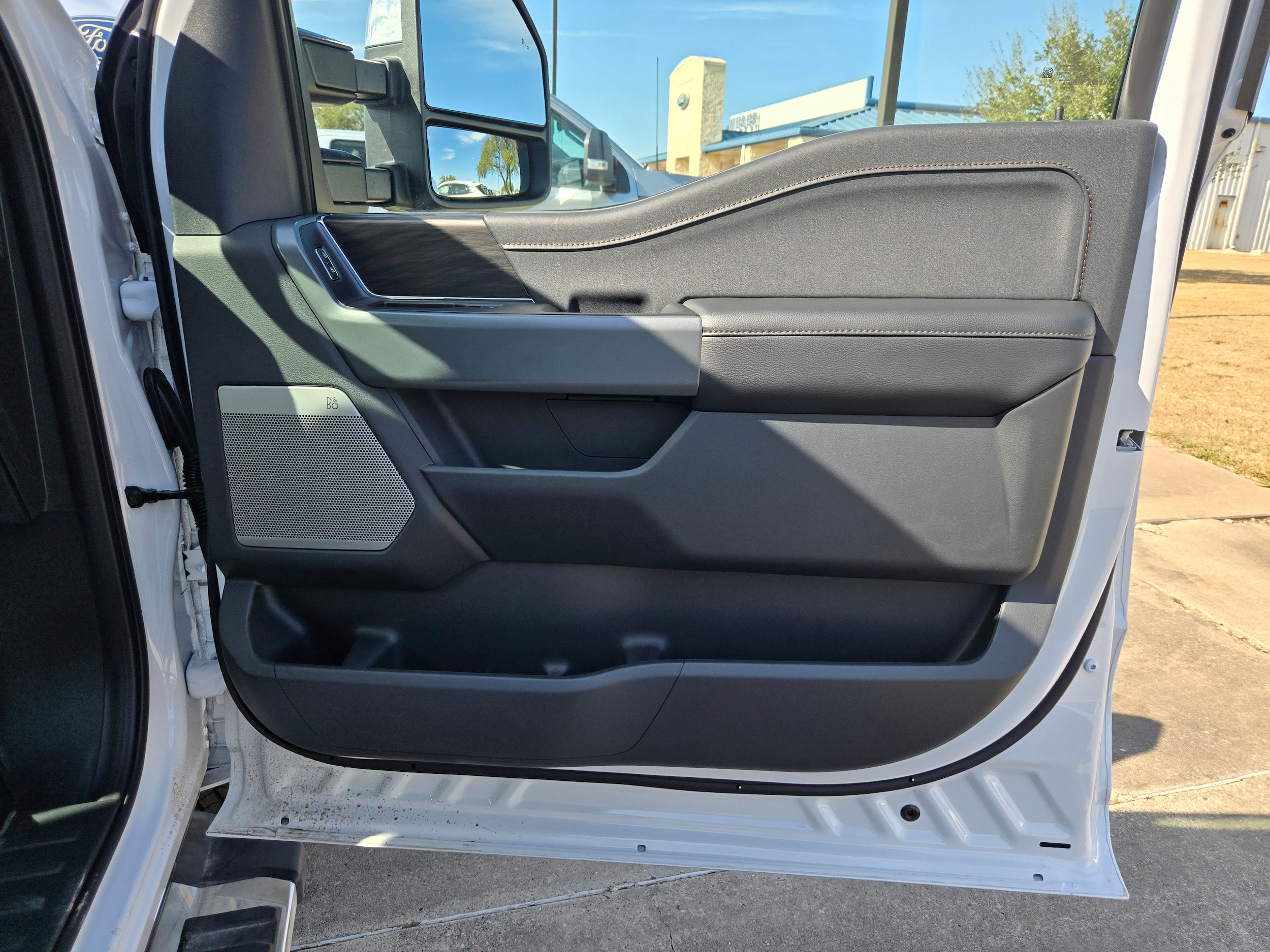 2025 Ford F-150 Lariat - Photo 13