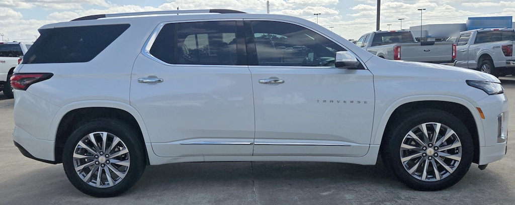 Used 2023 Chevrolet Traverse Premier SUV