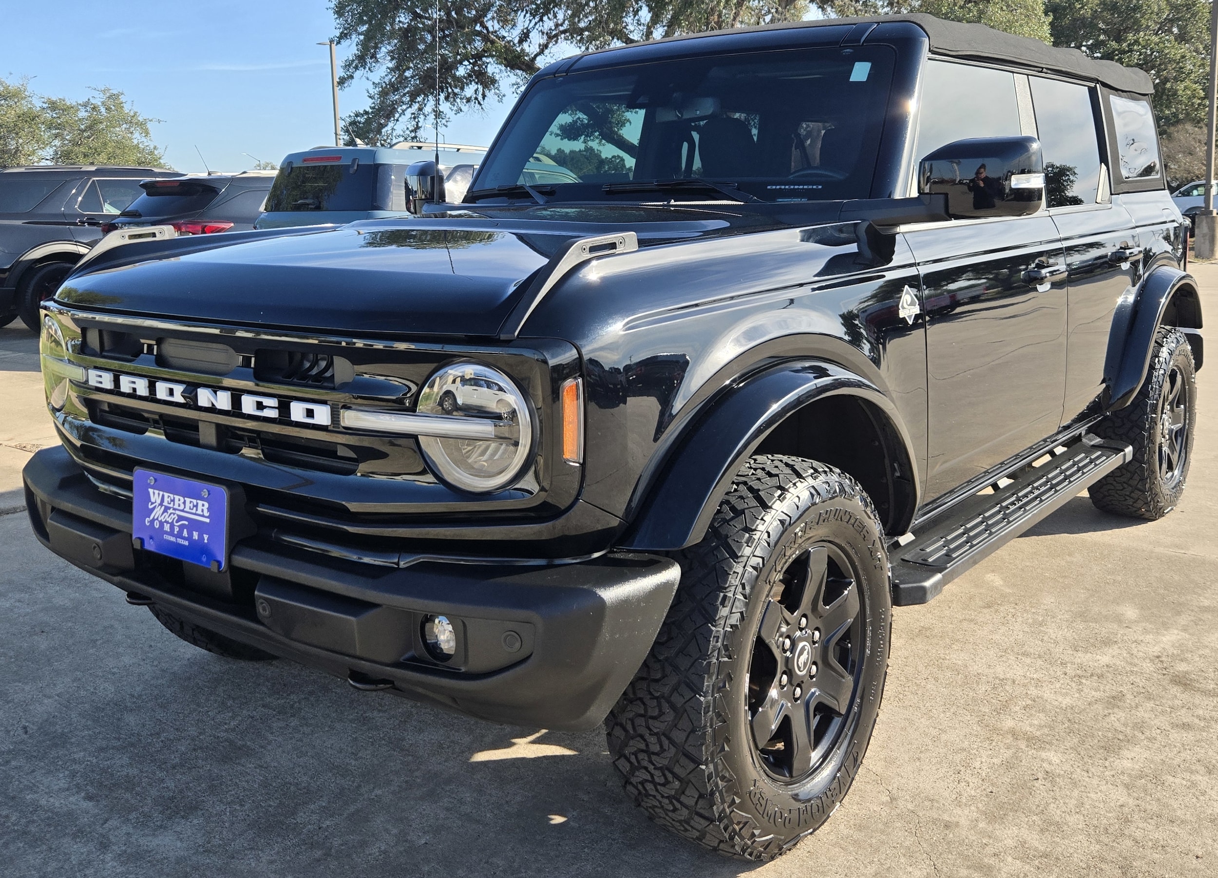 2023 Ford Bronco 4-Door Outer Banks's photo