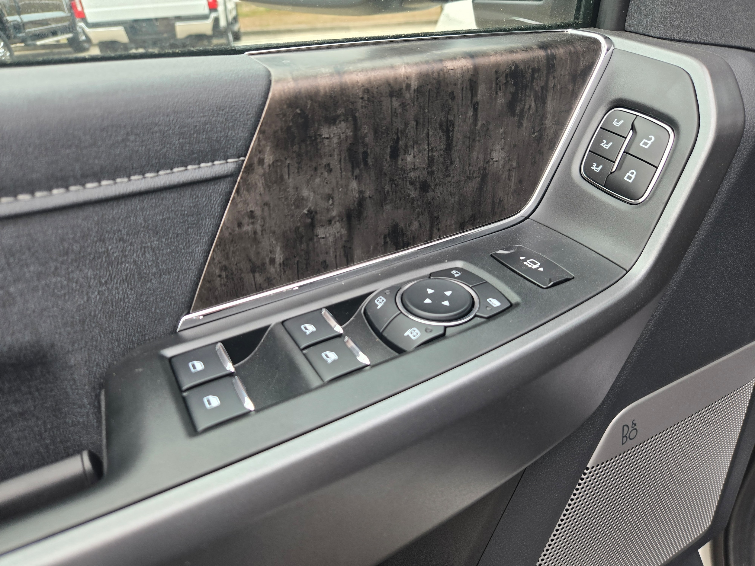 2025 Ford F-250 Super Duty Lariat - Photo 10
