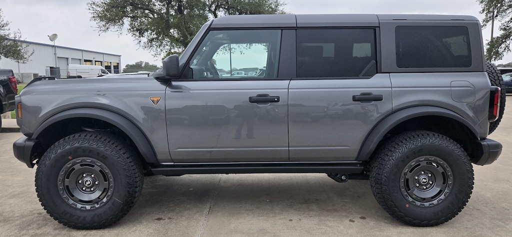 2025 Ford Bronco Badlands photo 4