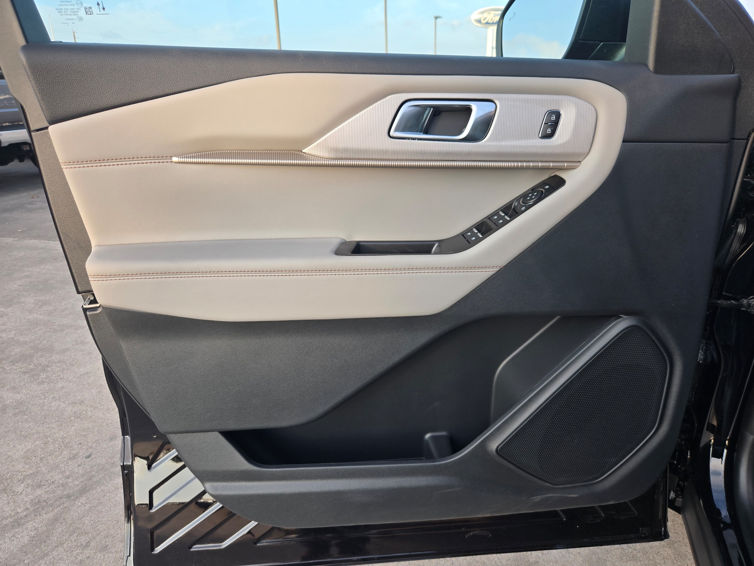 2026 Ford Explorer Active - Photo 9