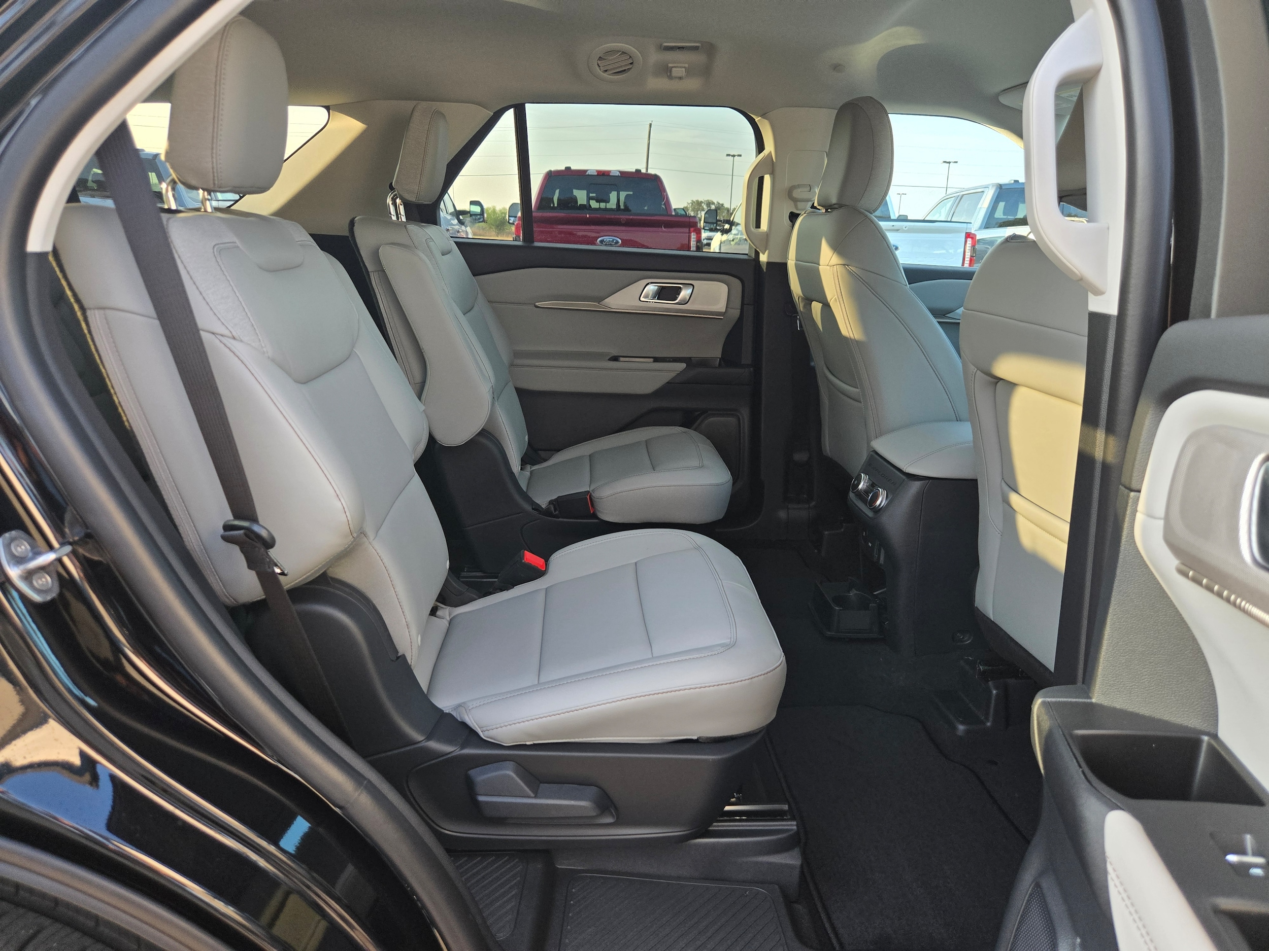 2026 Ford Explorer Active - Photo 17