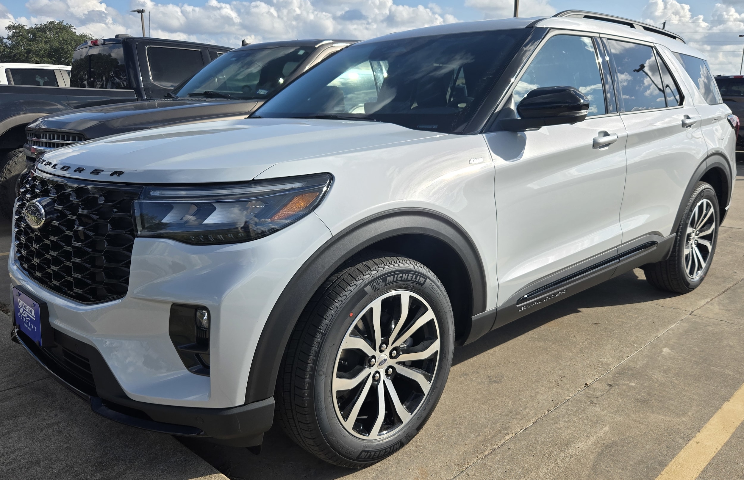 2026 Ford Explorer ST-LINE's photo