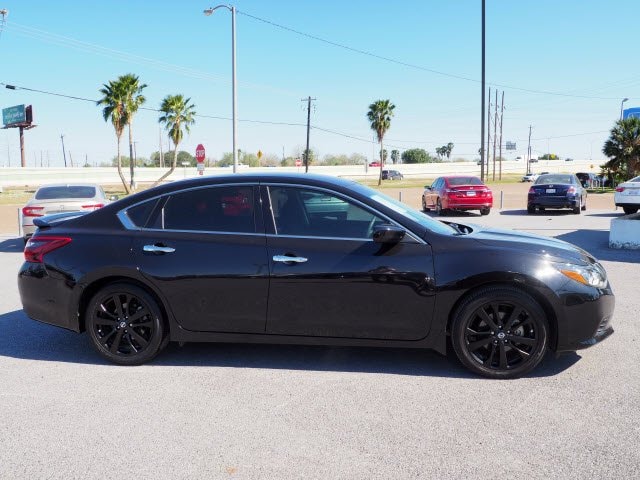 Used 2017 Nissan Altima S with VIN 1N4AL3AP3HN361347 for sale in Burlington, VT