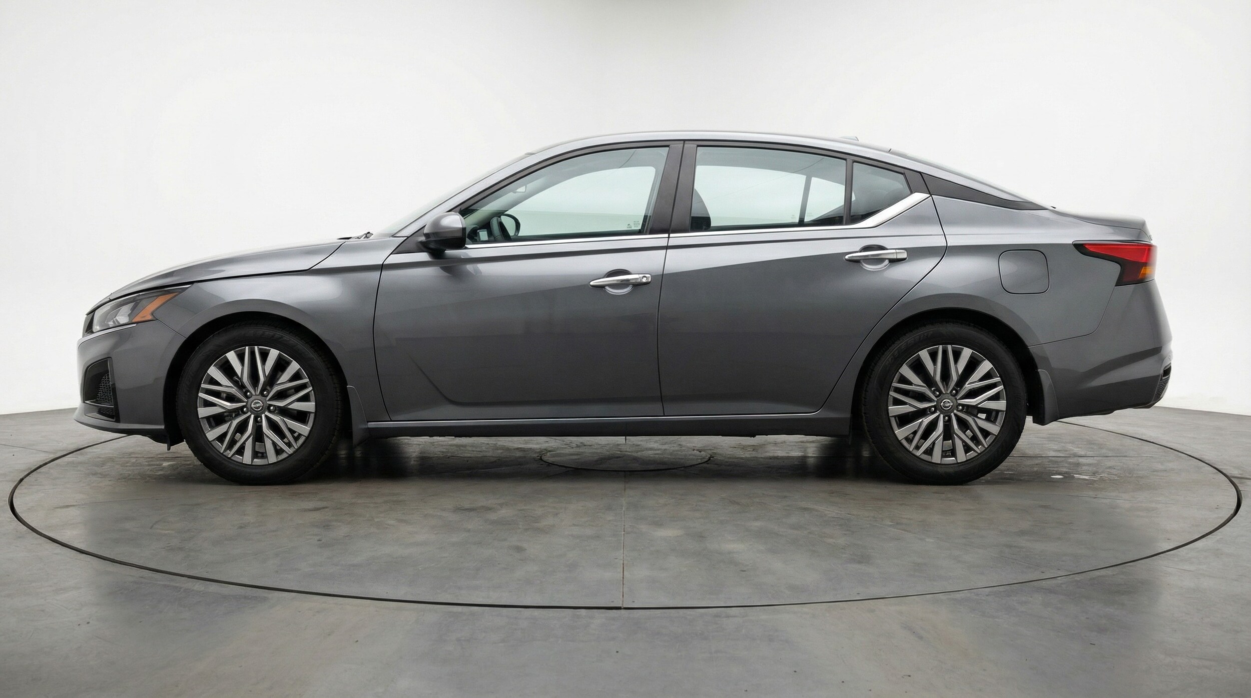 Thumbnail: 2025 Nissan Altima - 4