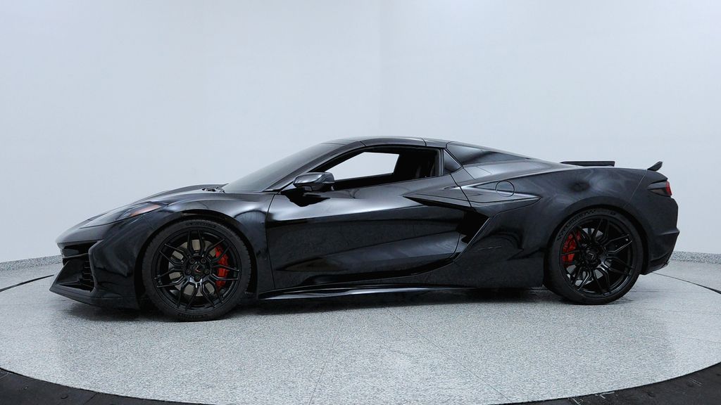 2023 Chevrolet Corvette Z06 3LZ photo 2