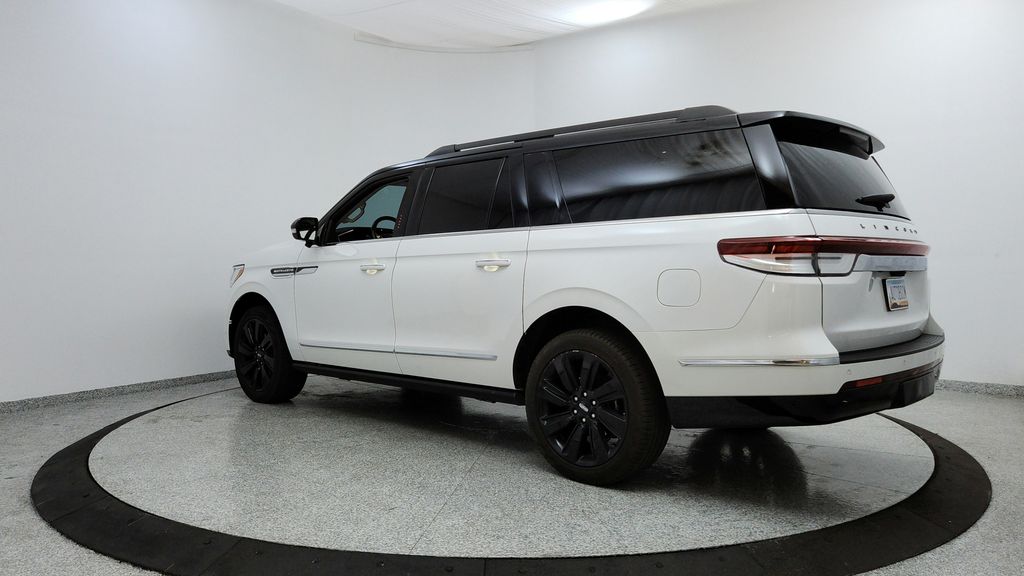 2023 Lincoln Navigator Black Label photo 3
