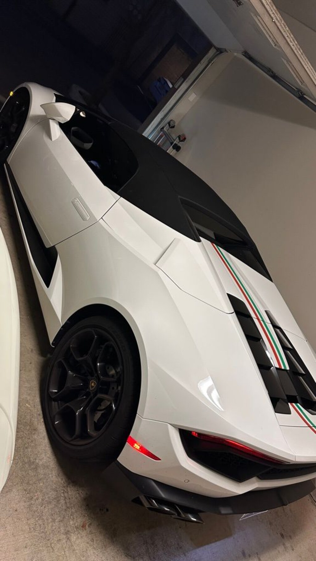 Used 2019 Lamborghini Huracan LP580-2S Convertible