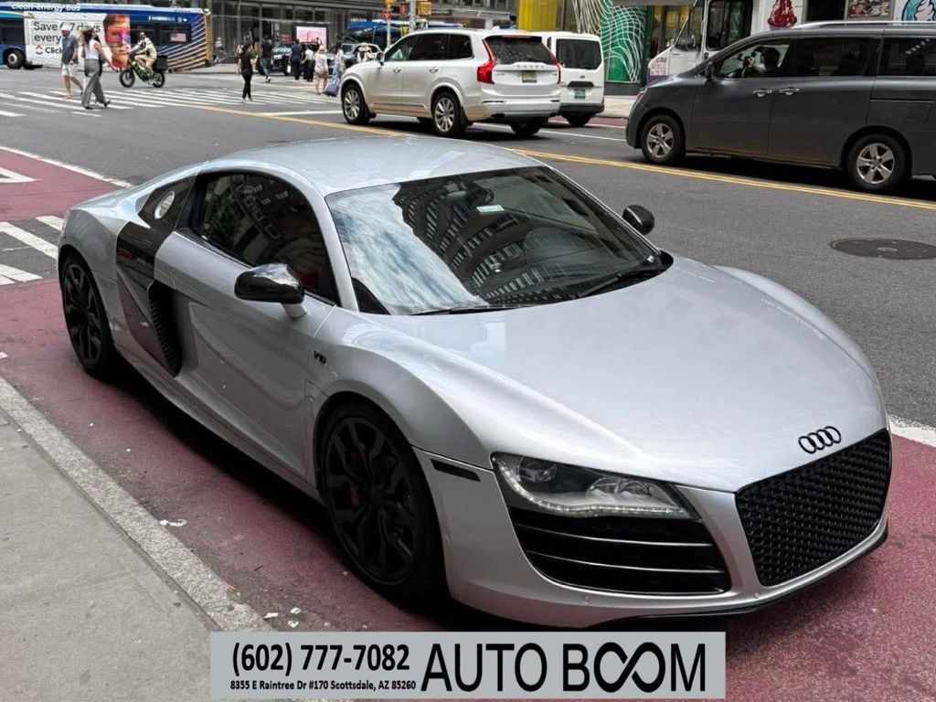2012 Audi R8 5.2 quattro R tronic's photo