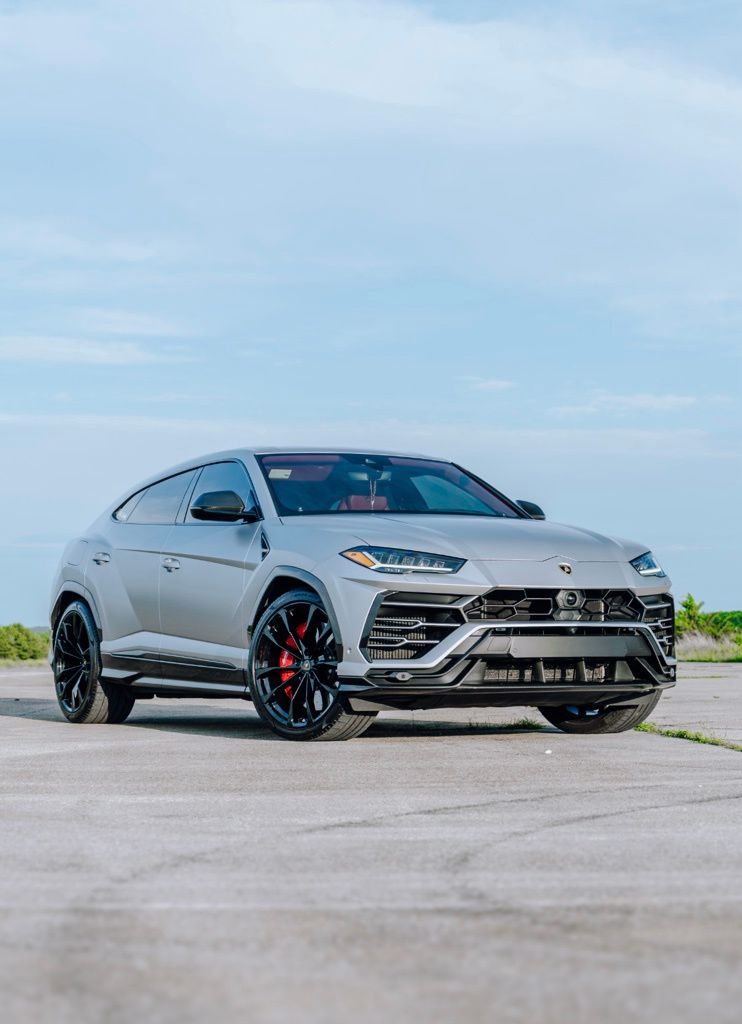 2022 Lamborghini Urus photo 2