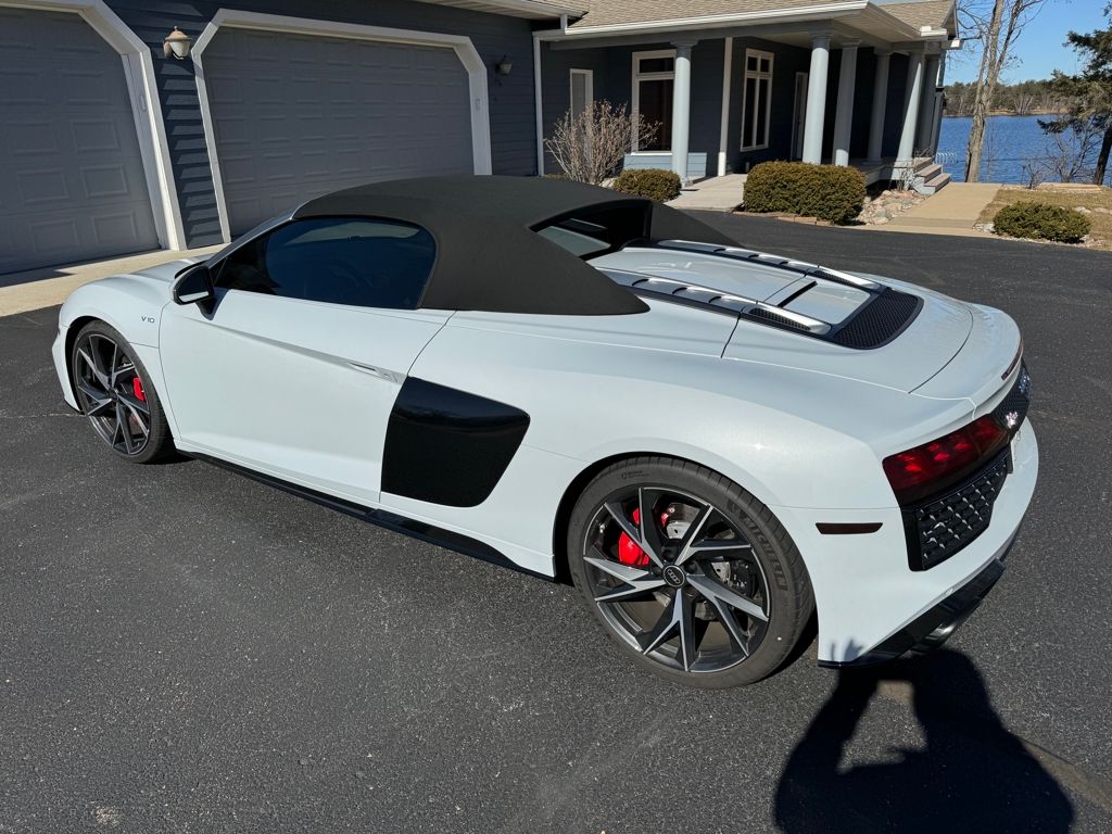 2023 Audi R8 5.2 V10 Performance Spyder photo 2