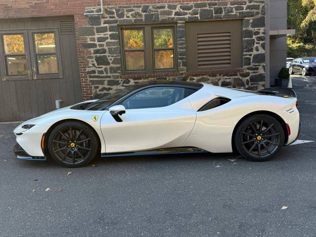 2023 Ferrari SF90 Stradale photo 4