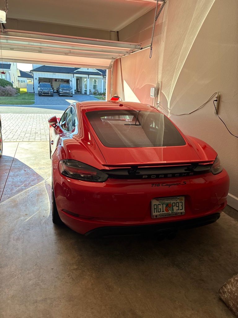 2020 Porsche Cayman T photo 4