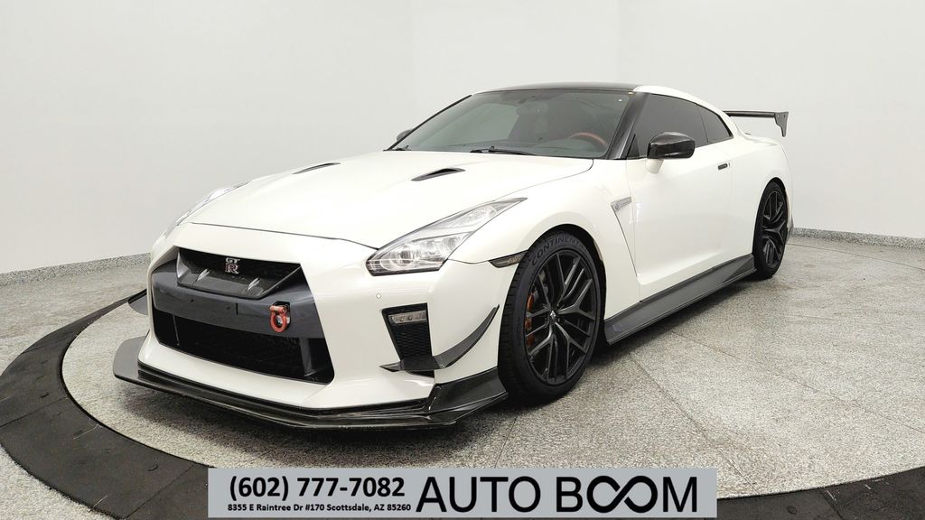 2017 Nissan GT-R Premium's photo