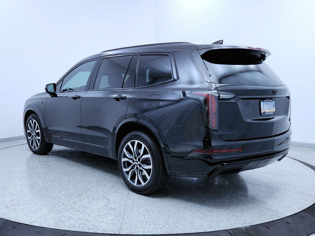 2021 Cadillac XT6 Sport photo 3