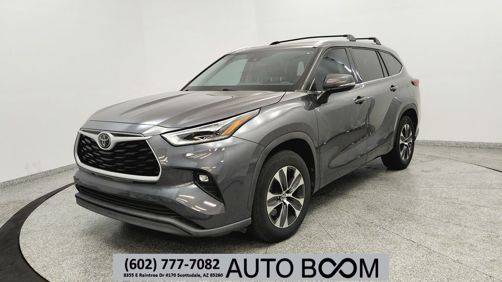 2021 Toyota Highlander XLE 4x2 V6's photo