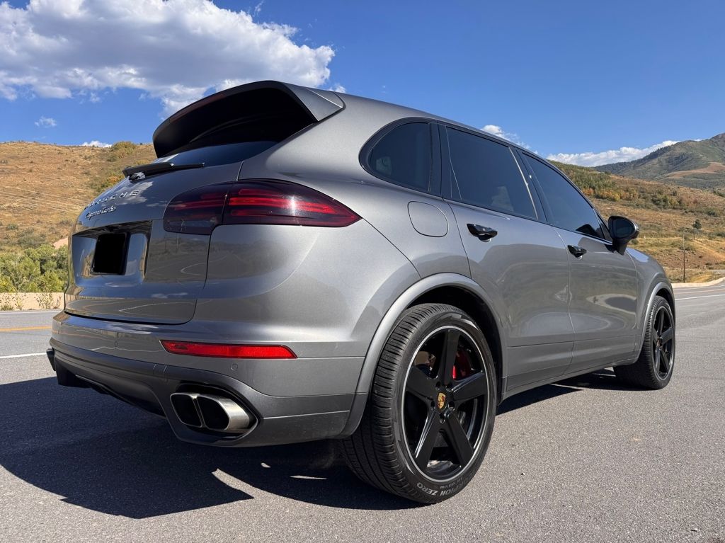 2018 Porsche Cayenne Turbo photo 3