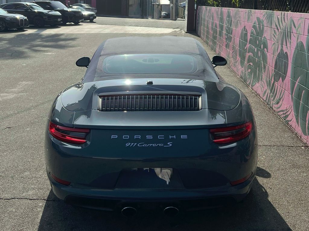 2017 Porsche 911 4S 4 GTS photo 4