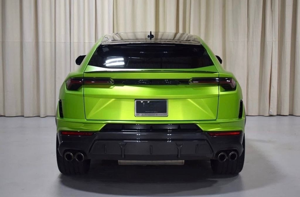 2023 Lamborghini Urus Performante photo 4