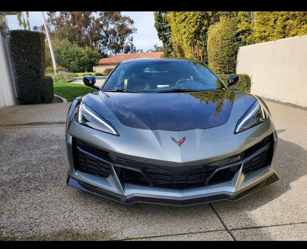 2023 Chevrolet Corvette Z06 3LZ photo 2