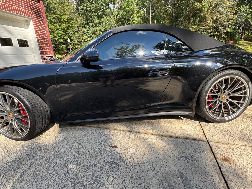 2019 Porsche 911 4S 4 GTS photo 3