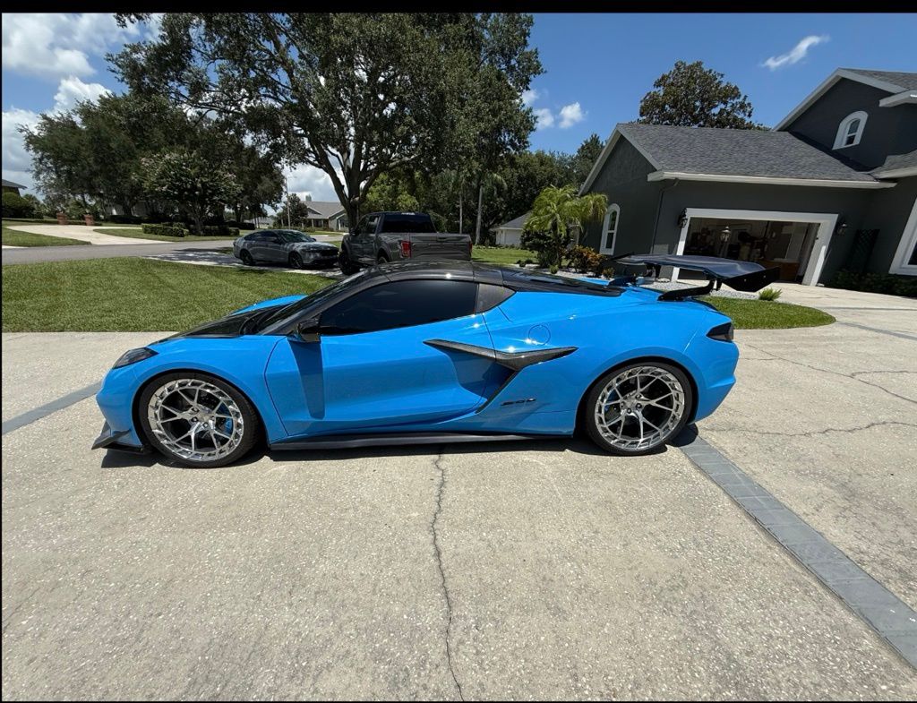 2023 Chevrolet Corvette Z06 2LZ photo 3