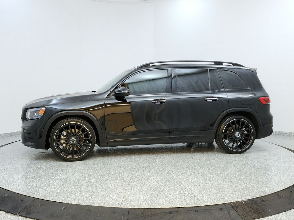 2022 Mercedes Benz GLB AMG 35 photo 2