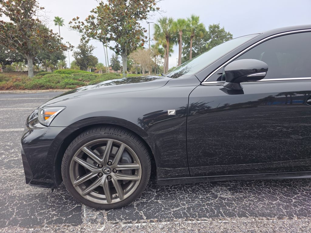 2019 Lexus IS 350 F SPORT photo 3