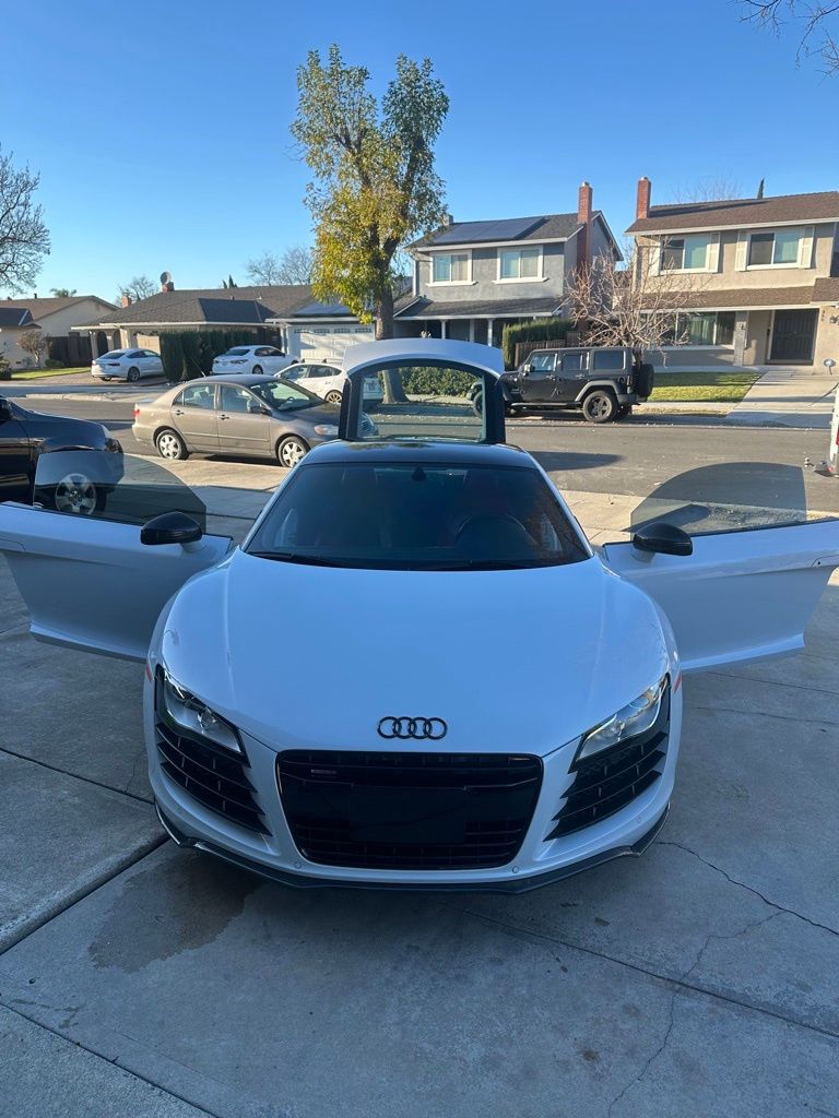 2012 Audi R8 4.2 photo 2