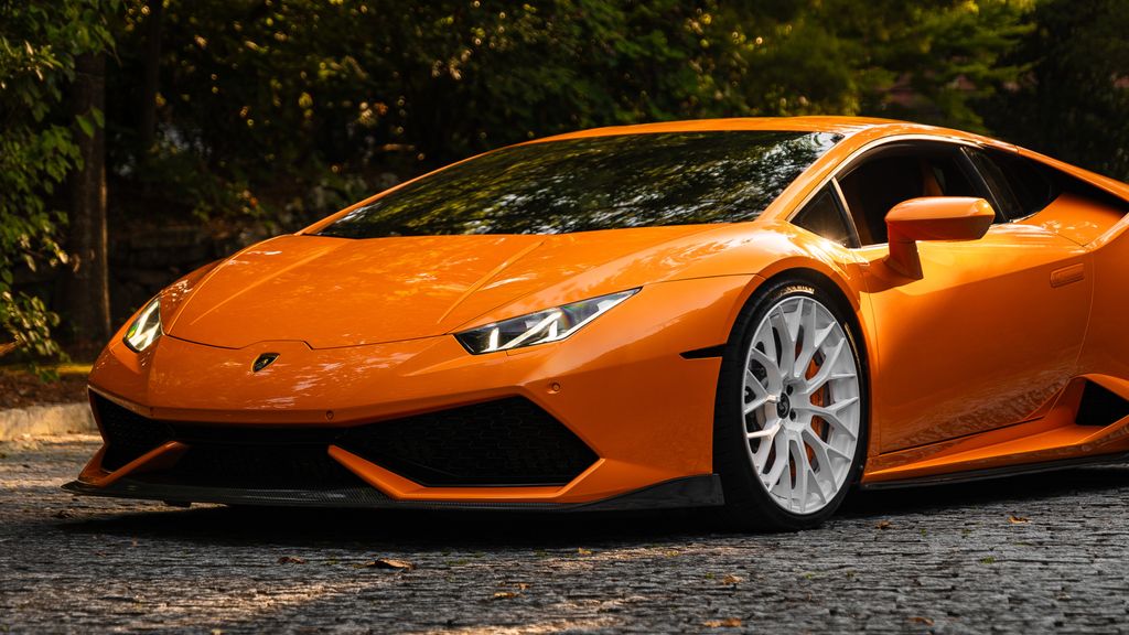2015 Lamborghini Huracan Coupe photo 4