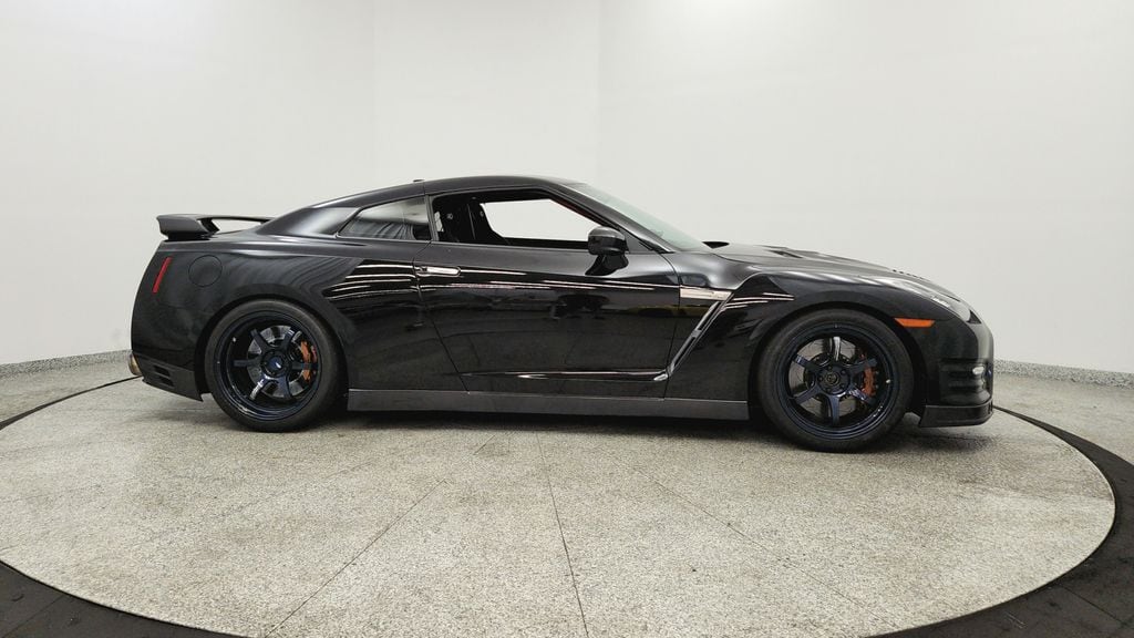 2014 Nissan GT-R Black Edition - Photo 6