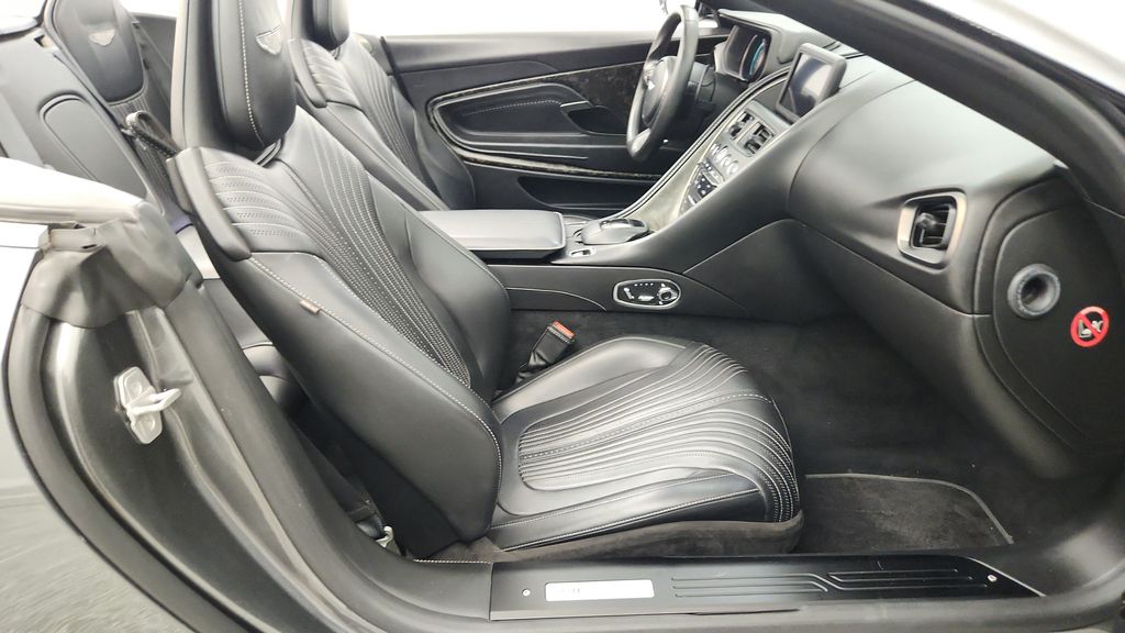 2019 Aston Martin DB11 38