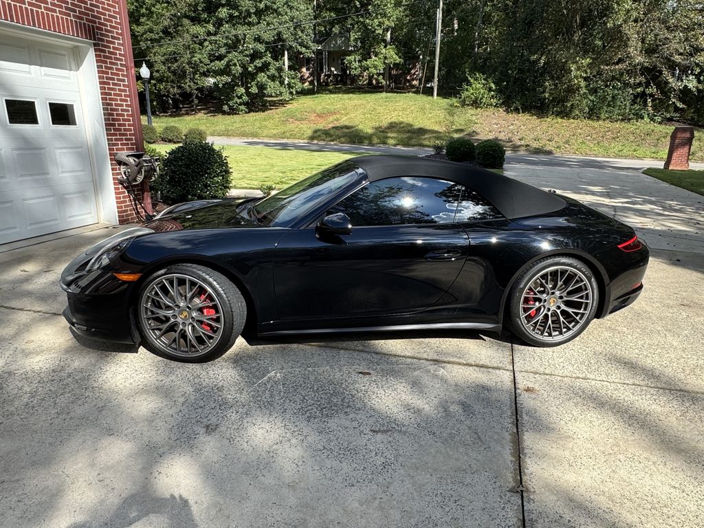 2019 Porsche 911 4S 4 GTS photo 2