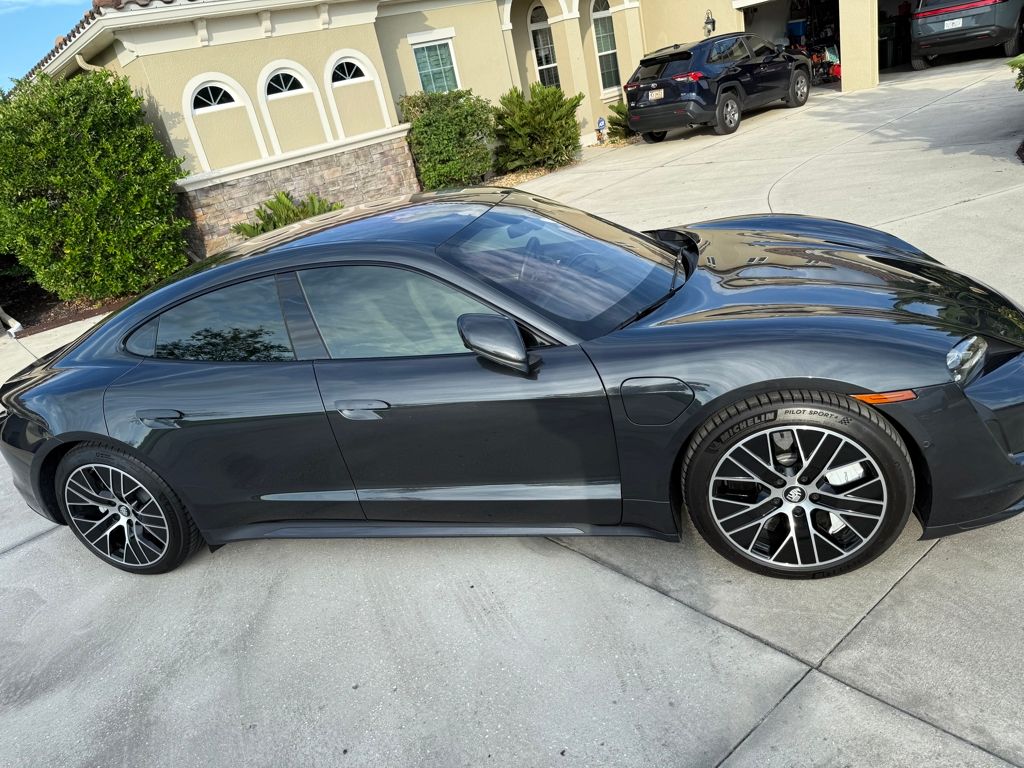 2020 Porsche Taycan Turbo S photo 2