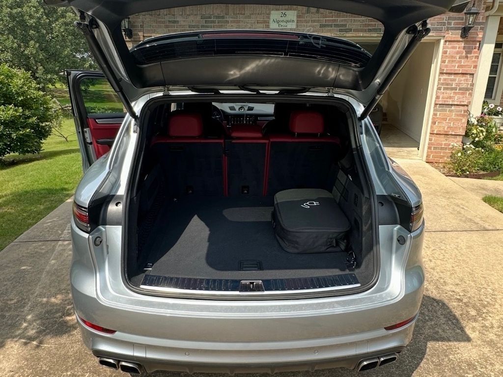 2023 Porsche Cayenne E-Hybrid Turbo S photo 4