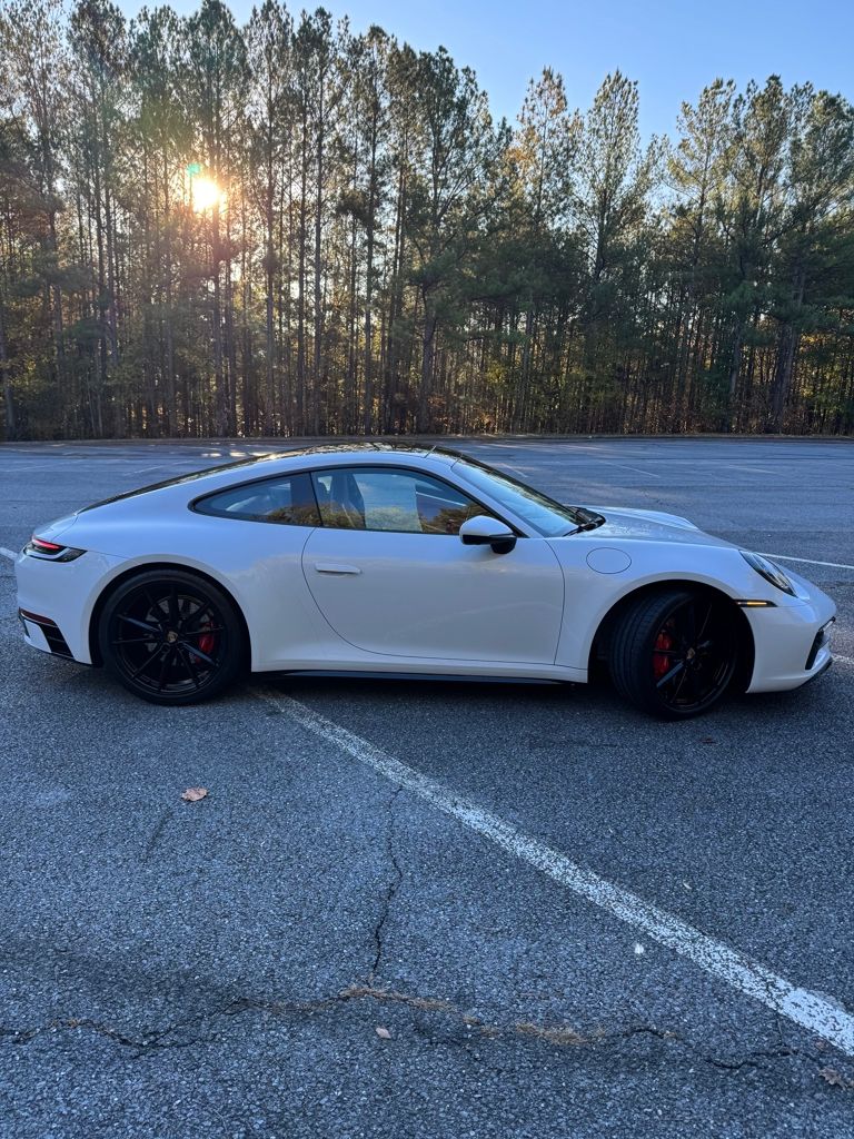 2023 Porsche 911 4S 4 GTS photo 2
