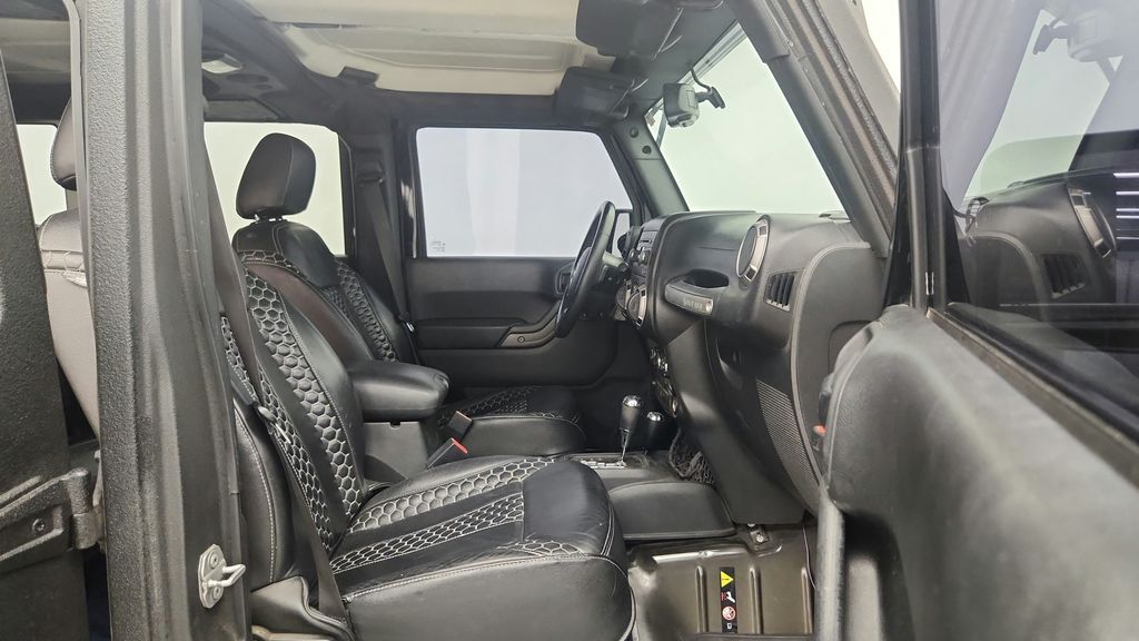 2017 Jeep Wrangler Unlimited Sport S - Photo 21