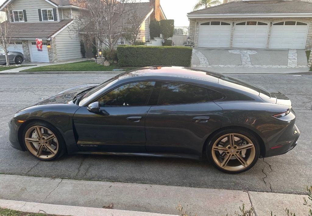 2020 Porsche Taycan Turbo photo 2