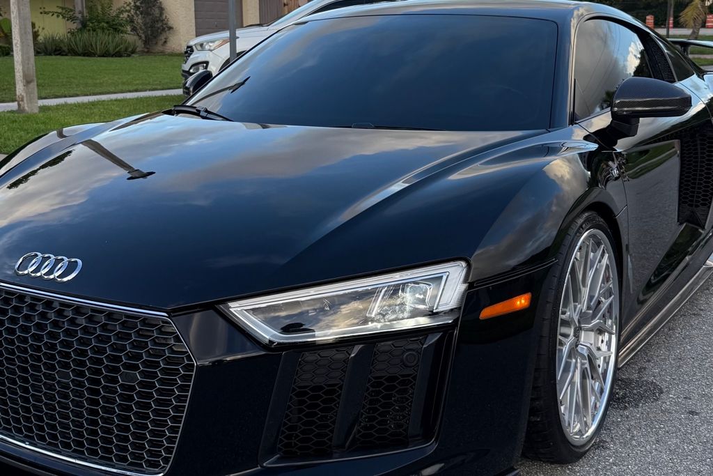 2017 Audi R8 5.2 V10 Coupe photo 2