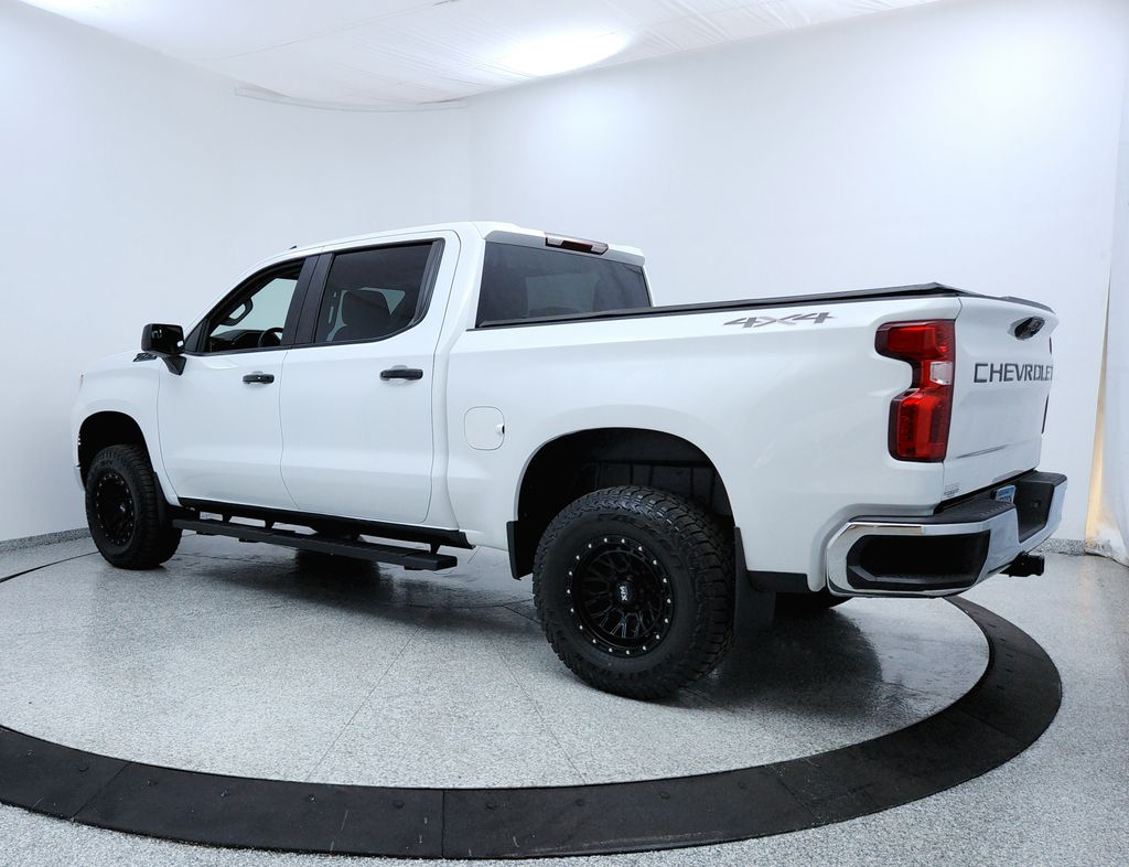 2024 Chevrolet Silverado 1500 photo 3