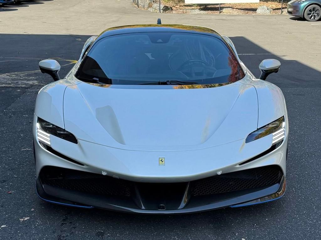 2023 Ferrari SF90 Stradale photo 3