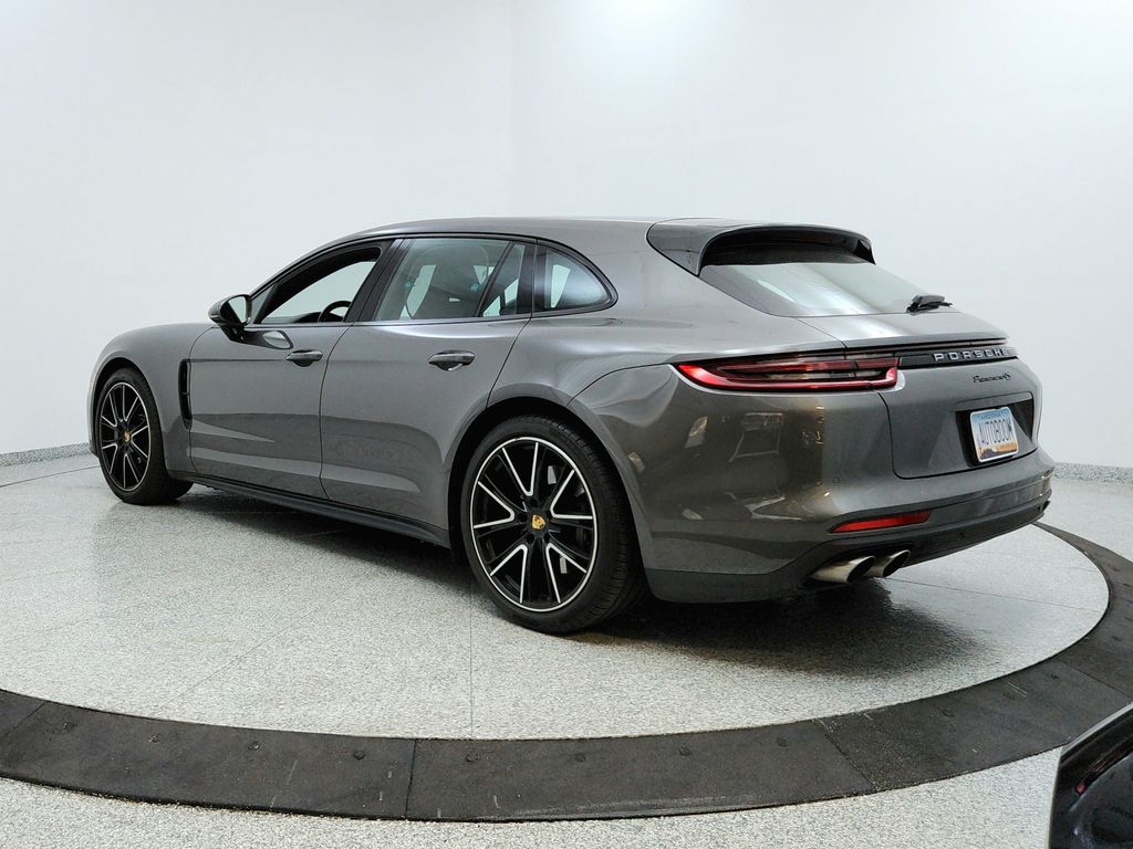 2018 Porsche Panamera Sport Turismo 4S photo 3