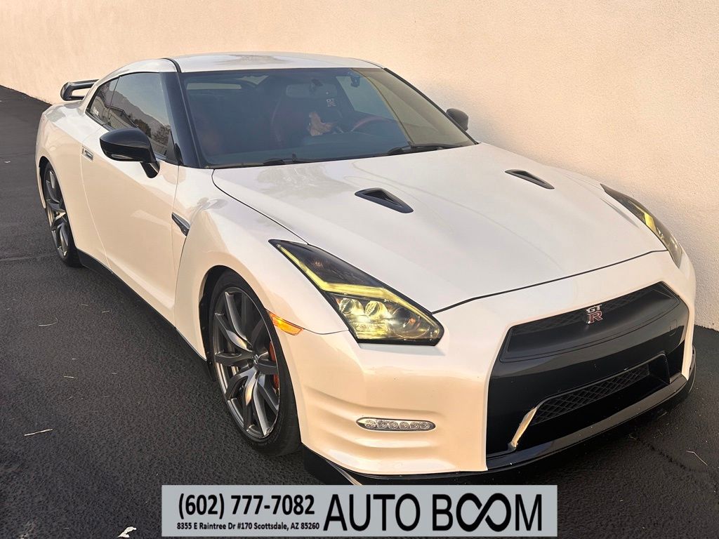 2015 Nissan GT-R Premium's photo