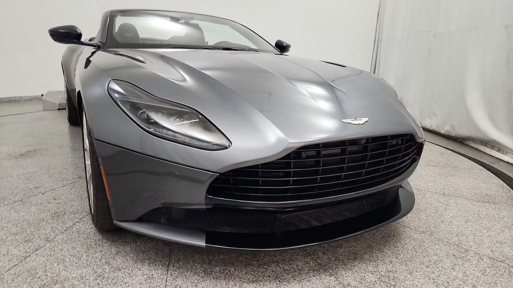 2019 Aston Martin DB11 11
