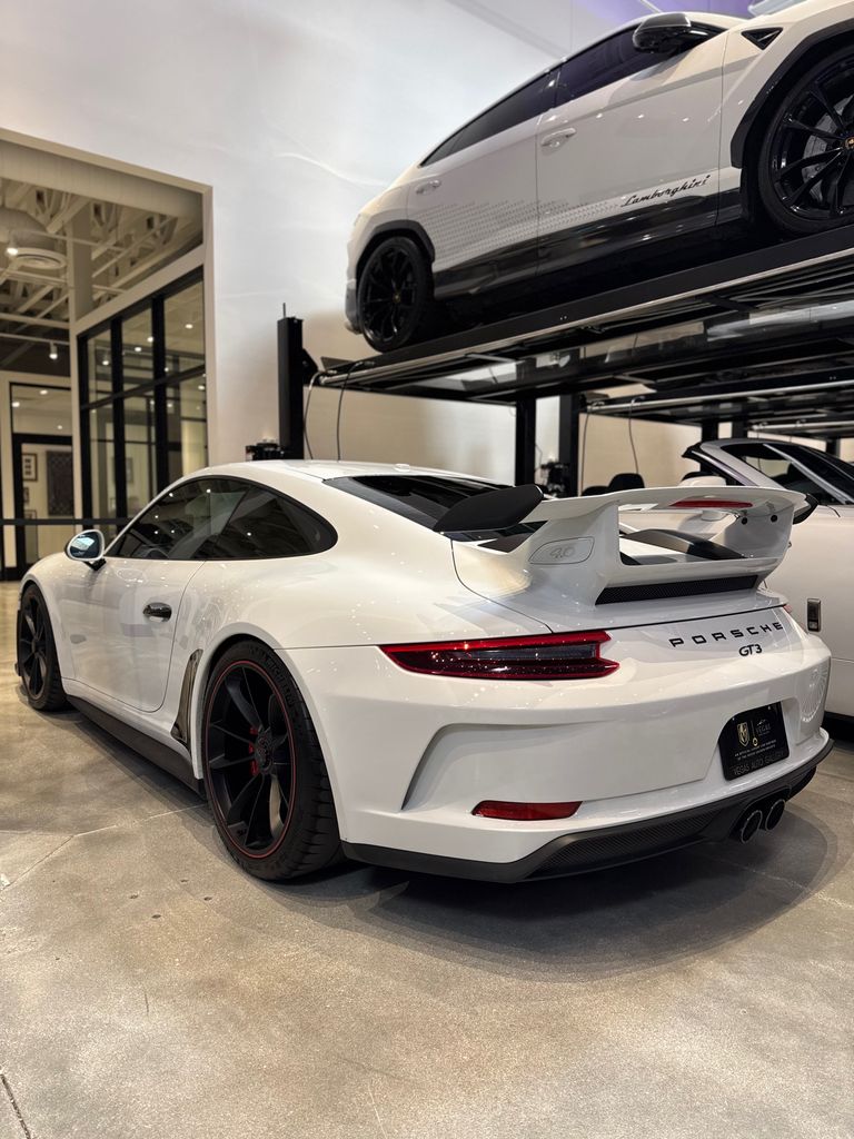 2018 Porsche 911 GT3 photo 2