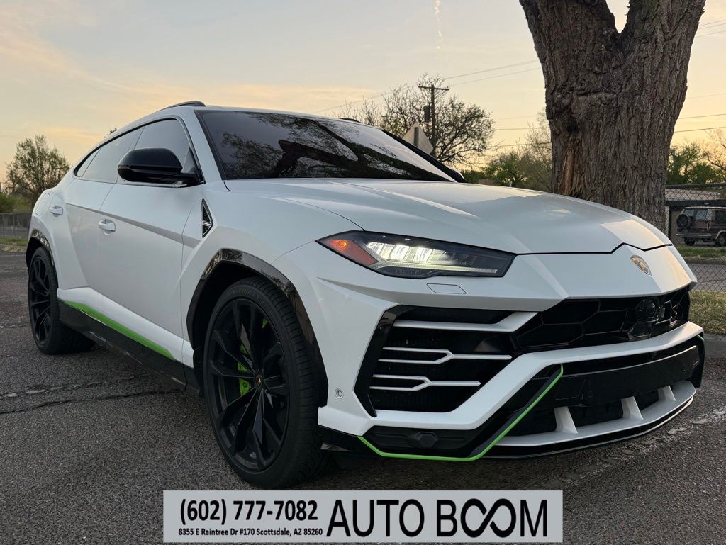 2020 Lamborghini Urus 4.0 V8's photo