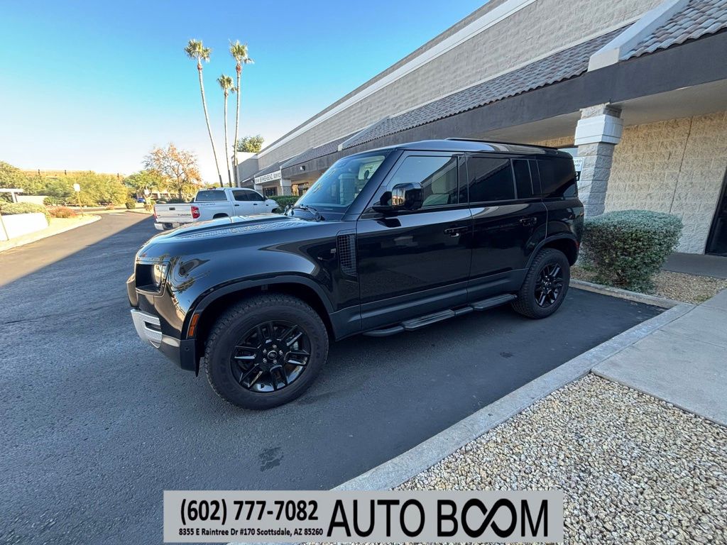 2025 Land Rover Defender S's photo